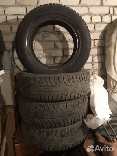 Bridgestone Ice Cruiser 7000 235/65 R17