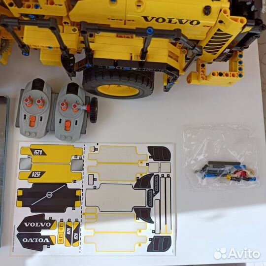 Lego Technic 42030 +батарейки