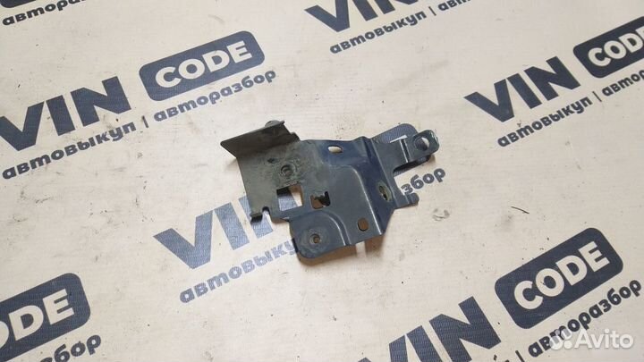 Крепление левого крыла Renault Scenic