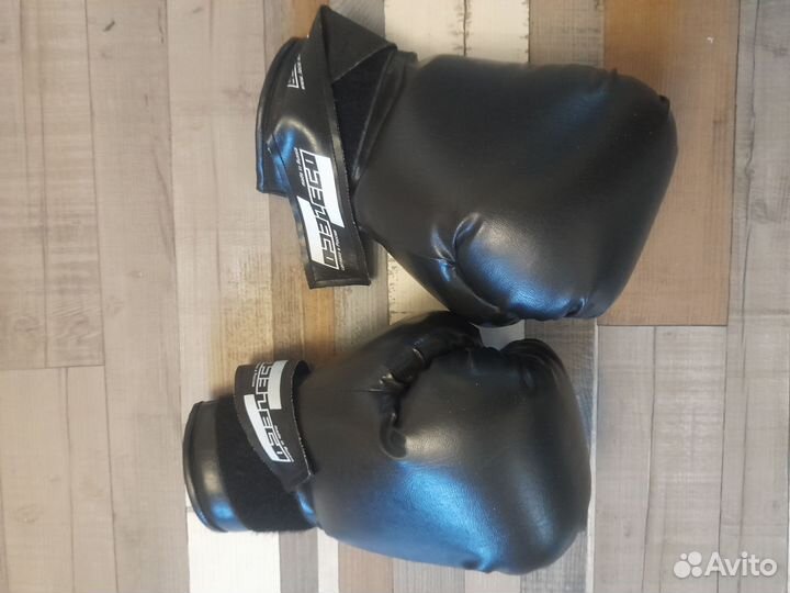 Боксерские перчатки 10 oz leco