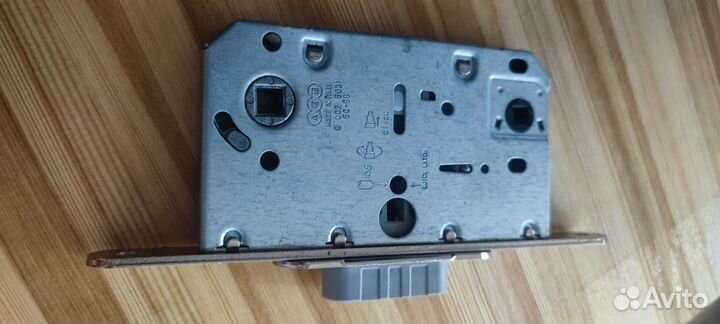 Магнитная защелка / замок AGB