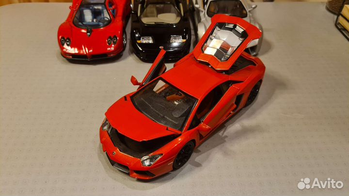 Модели супер и гиперкаров в масштабе 1/18