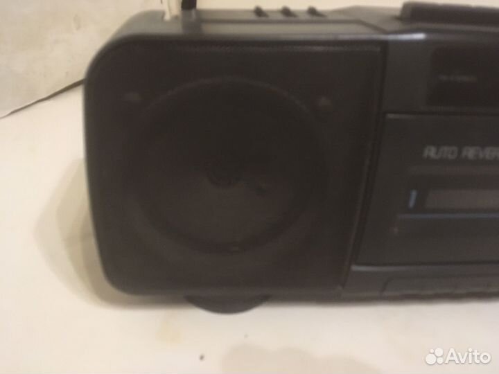 Двухкассетная магнитола Hitachi TRK-w360w