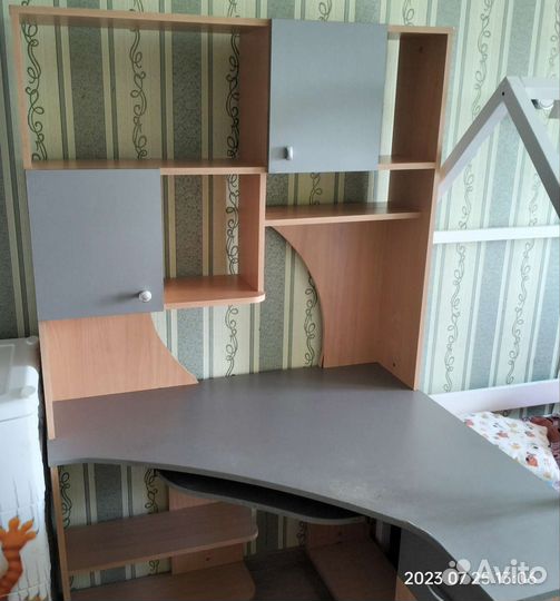 Компьютерный стол