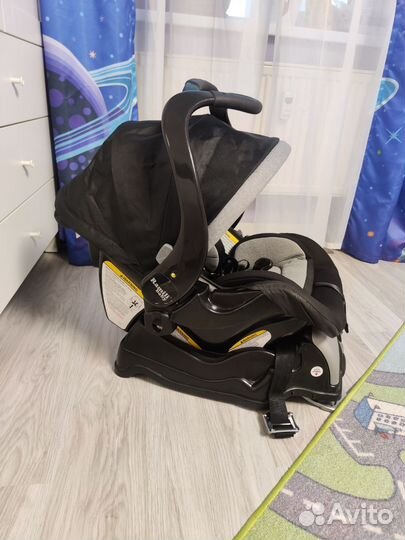 Автокресло с базой и креплением isofix