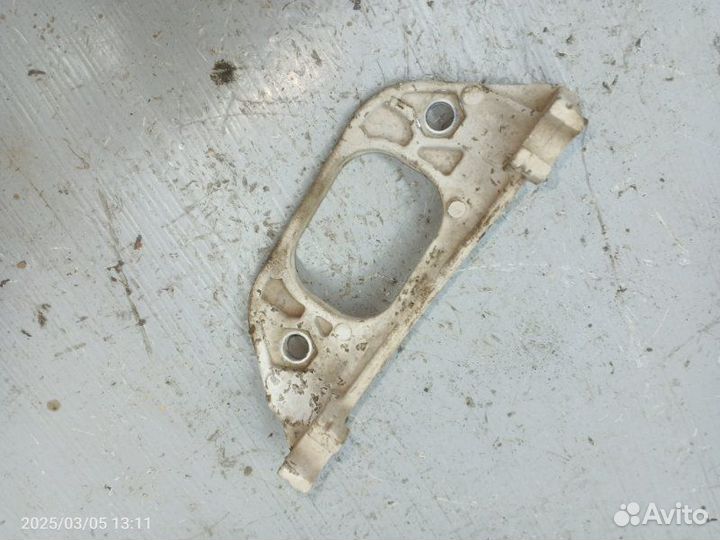 Кронштейн двигателя Renault Megane K4M 2008