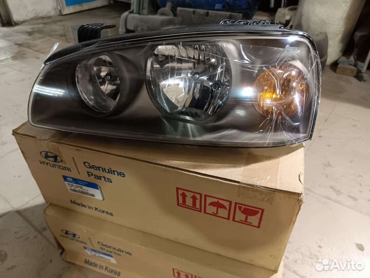 Комплект передних фар оригинальная Hyundai Elantra