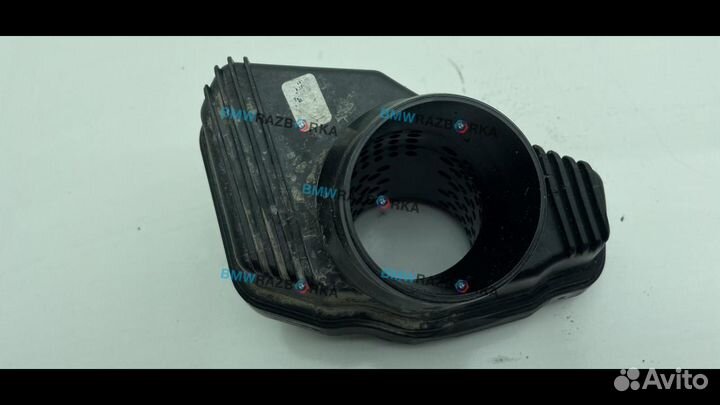 Патрубок чистого воздуха (к турбине) BMW 5 8513672