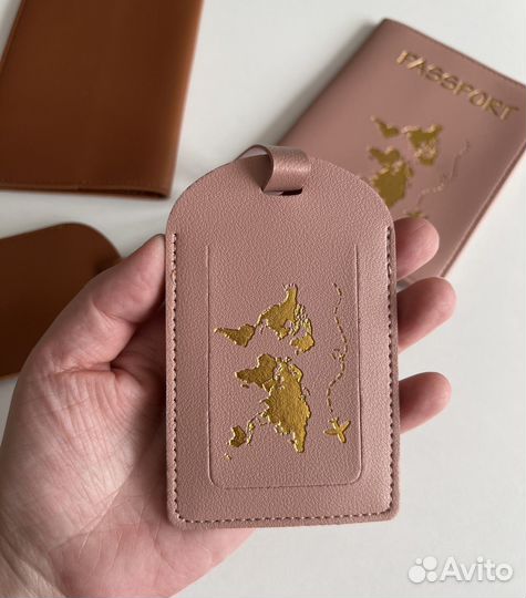 Обложка на паспорт и багажная бирка