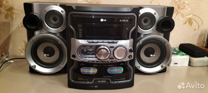 Музыкальный центр LG LM-U555x