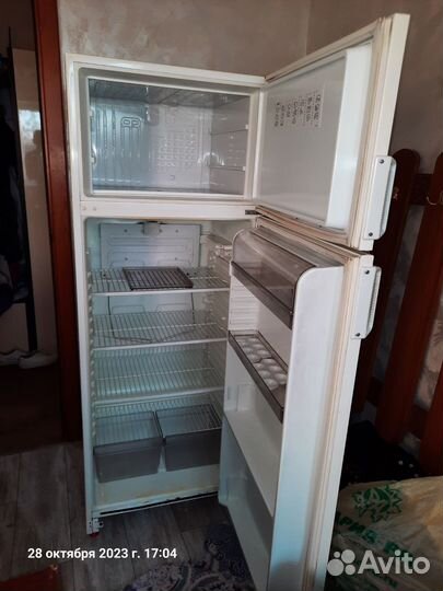 Холодильник двухкамерный бу