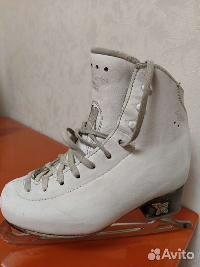 Коньки Risport electra light c лезвием legacy8