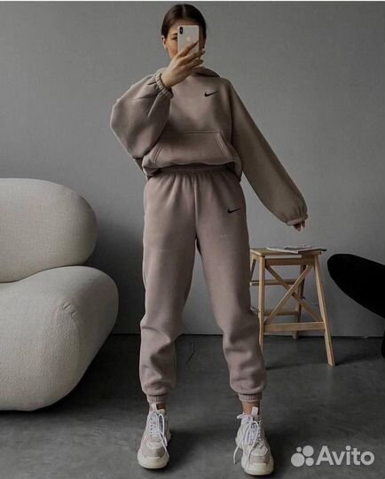 Спортивный костюм женский