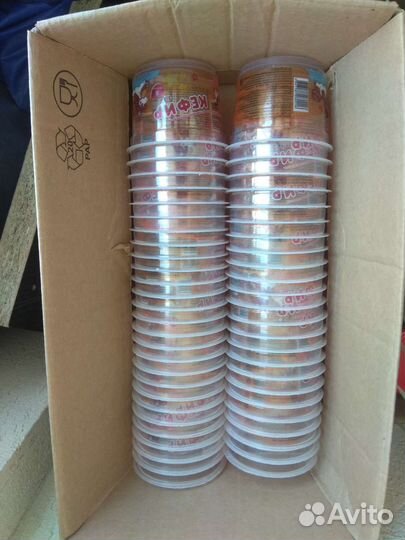 Пластиковые стаканы