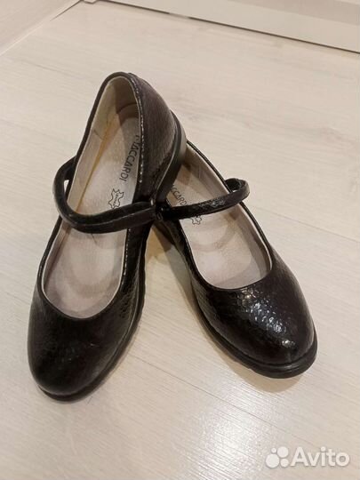 Школьные туфли