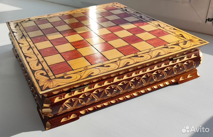 Шахматы ручной работы / Шахматный ларец из дерева