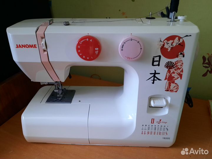 Швейная машина Janome 1820S