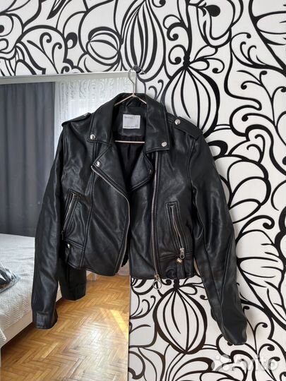 Кожаная куртка косуха bershka