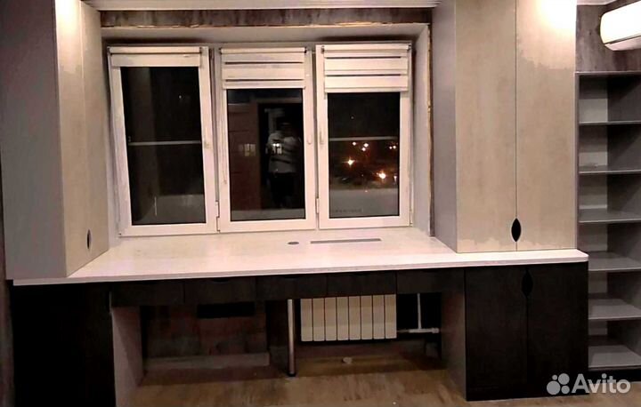 Рабочая зона у окна