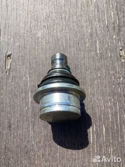 Опора шаровая нижняя Nissan Navara/Pathfinder 05