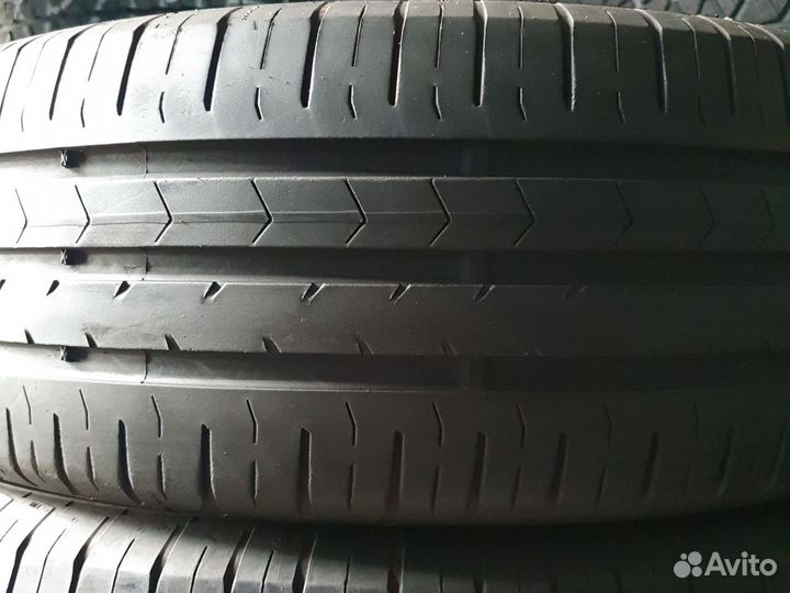 Continental ContiPremiumContact 5 215/65 R16 98H