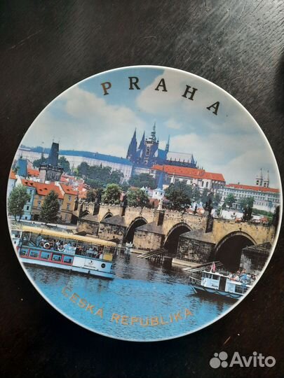 Настенная тарелка