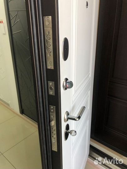 Дверь входная металлическая