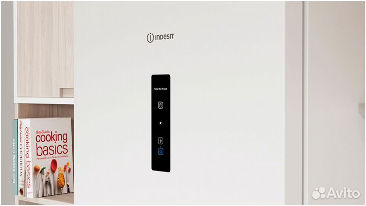 Новый Холодильник Indesit ITR5200W Total No Frost