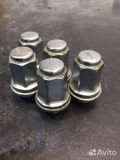 Гайки для тормозных дисков