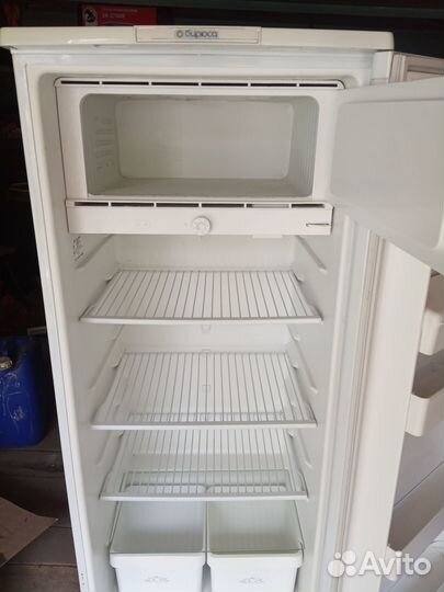 Холодильник Бирюса