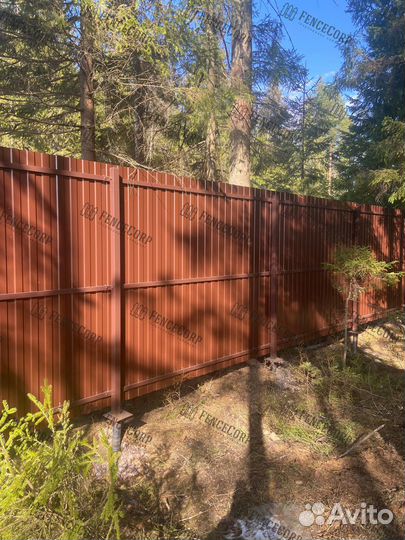 Забор из профнастила для дачи