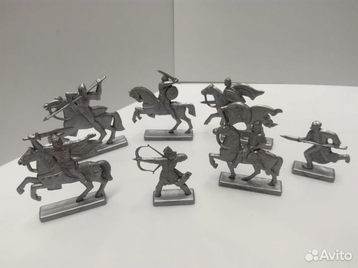 Солдатики, богатыри