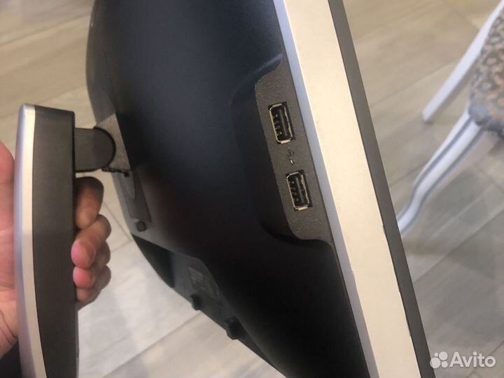 Монитор Dell 23