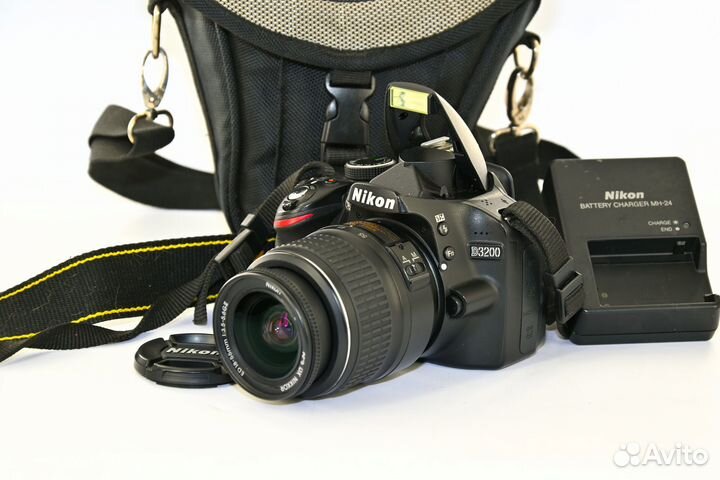 Nikon D3200 24.2MP цифрозеркалка Kit AF-S 18-55