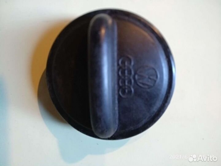 Крышка масляной горловины Ауди- 100