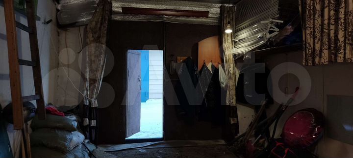 Гараж, > 30 м²