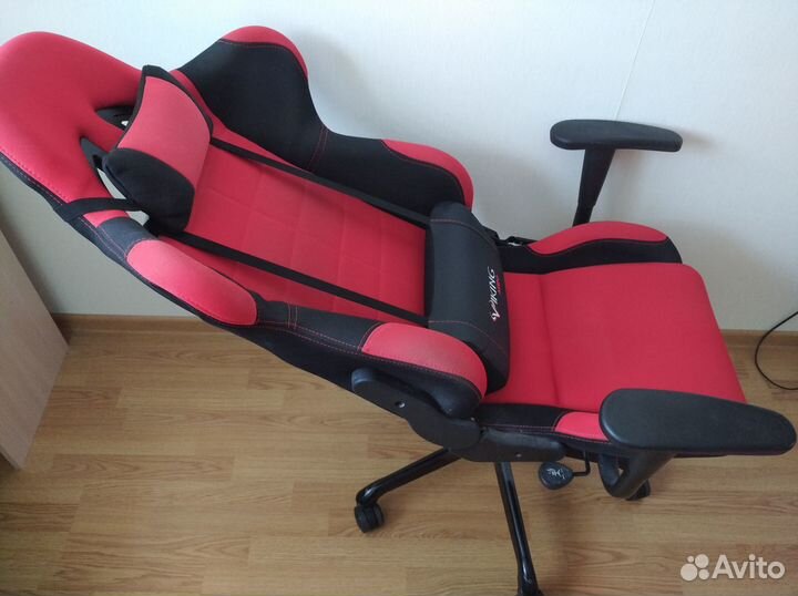 Игровой компьютерный стул Бюрократ