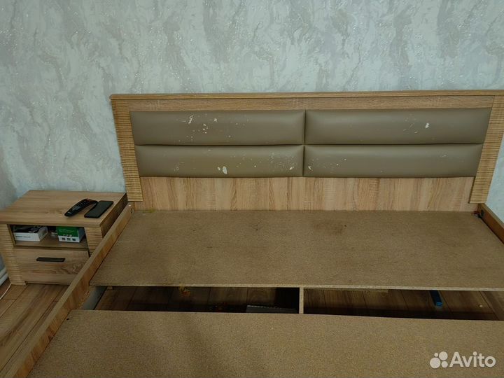 Кровать двухспальная 180200