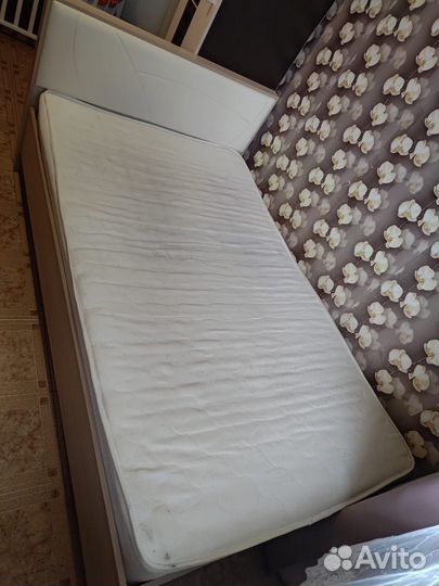 Кровать двухспальная с матрасом бу