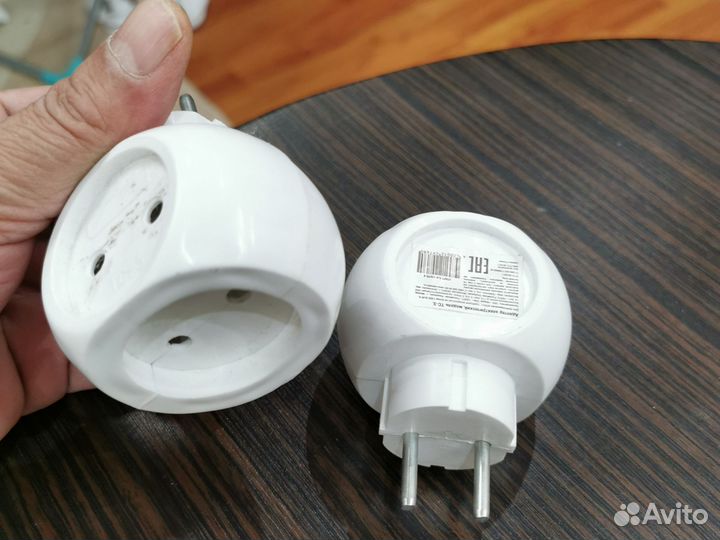 Разветвитель электричесий (тройник)