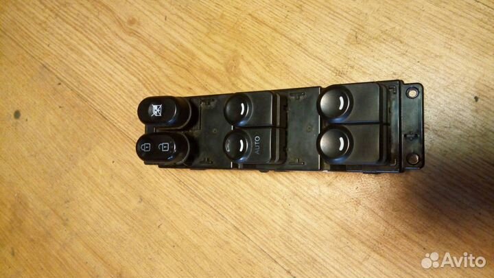 Блок управления стеклоподьемниками Hyundai solaris