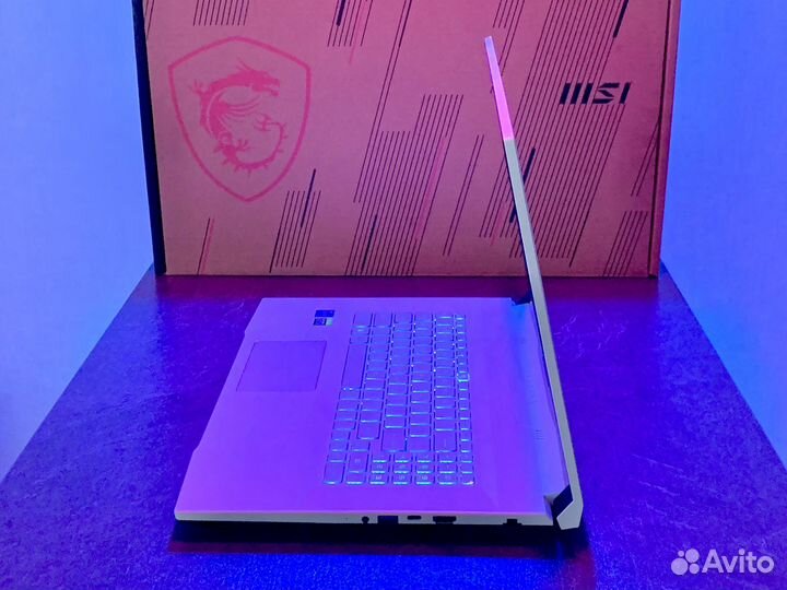 Белый ноутбук MSI Sword 17 RTX 3050 i5-11400H