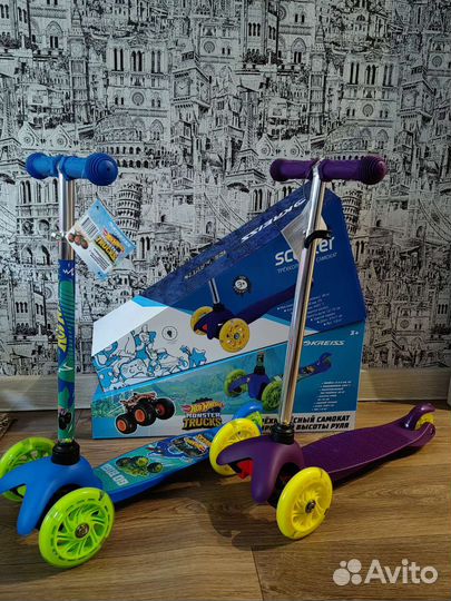 Самокат трёхколёсный колеса светятся новый