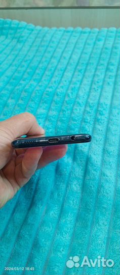 Samsung Galaxy A40, 4/64 ГБ