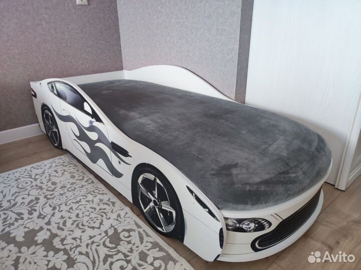 Детская кровать машина с матрасом