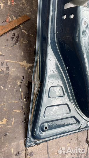 Левая водительская дверь тойота аурис