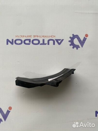 Уголок жабо правый Toyota Camry ACV40