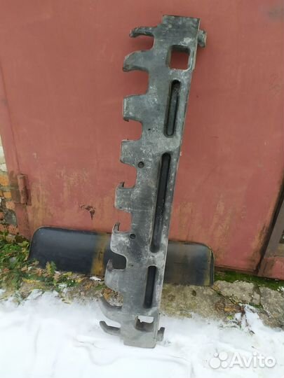 Демпфер переднего бампера Lexus RX330 2003-2009