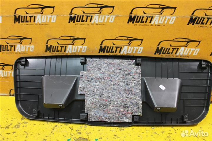 Обшивка крышки багажника задняя Volkswagen Polo 5