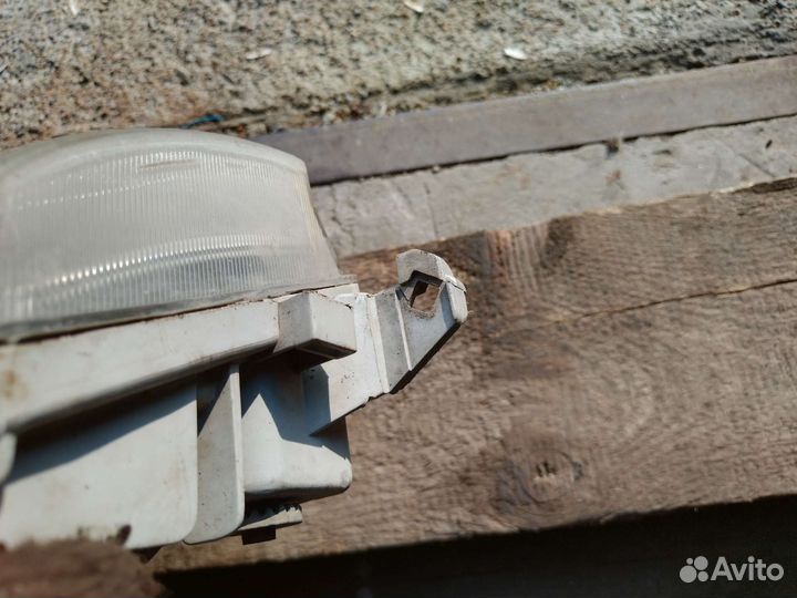 Фара передняя правая от корона премио ат211